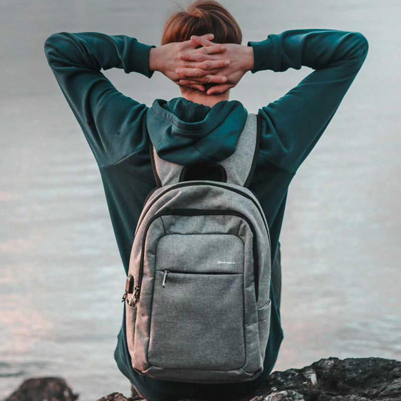 Applicazione in tessuto di poliestere